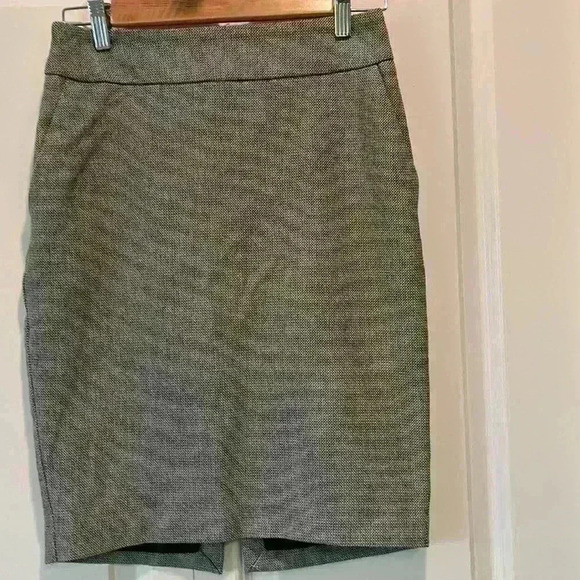 Express pencil skirt - Picture 3 of 4